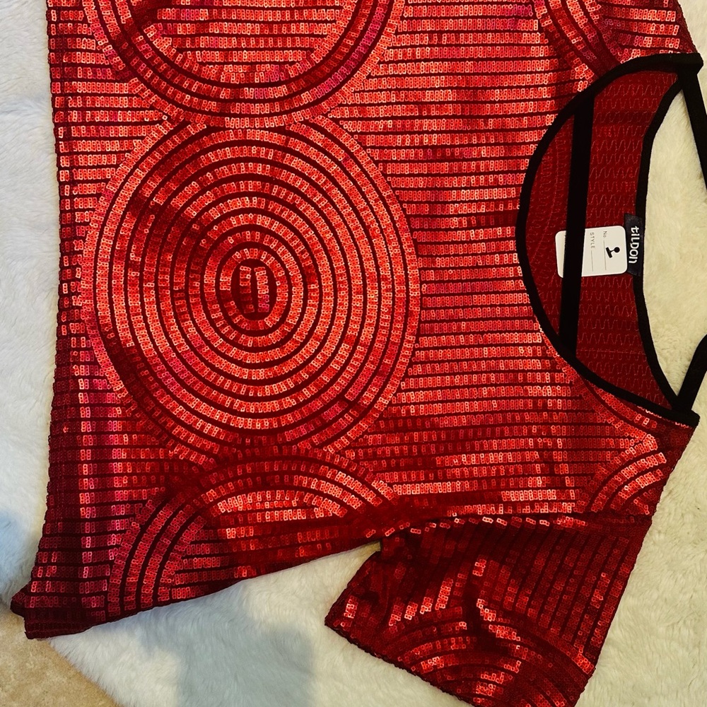 Vibrant Red Patterned Top - image 2